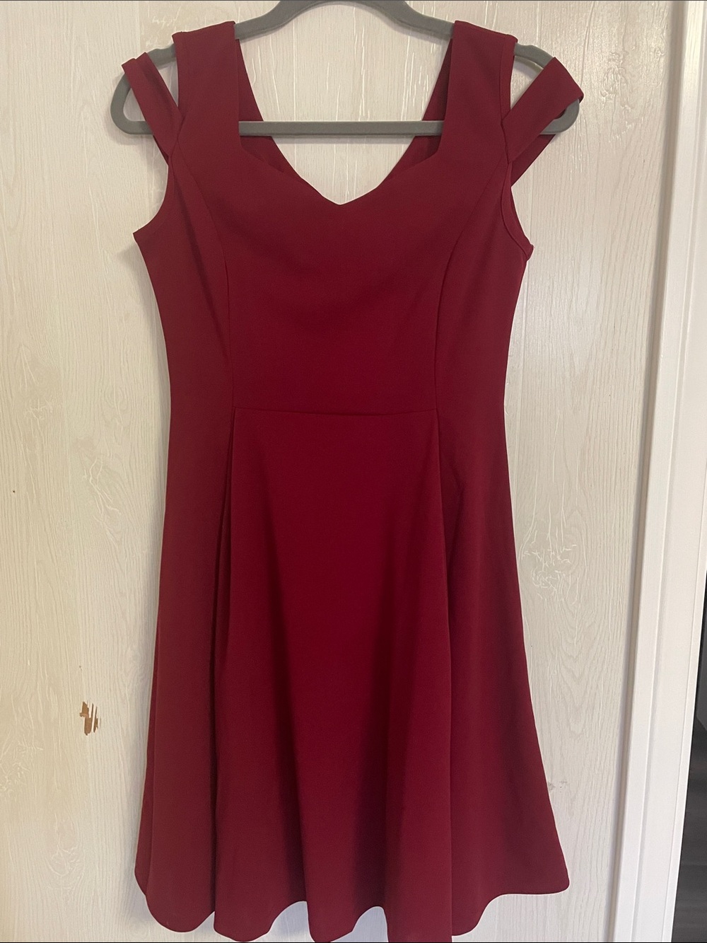 Elegant Wine-Red Midi Fit & Flare Dress with V-Neck